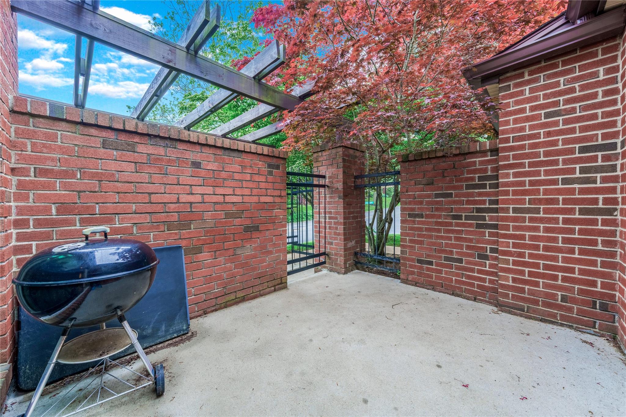 291 Starling Court, Manhasset, New York image 33