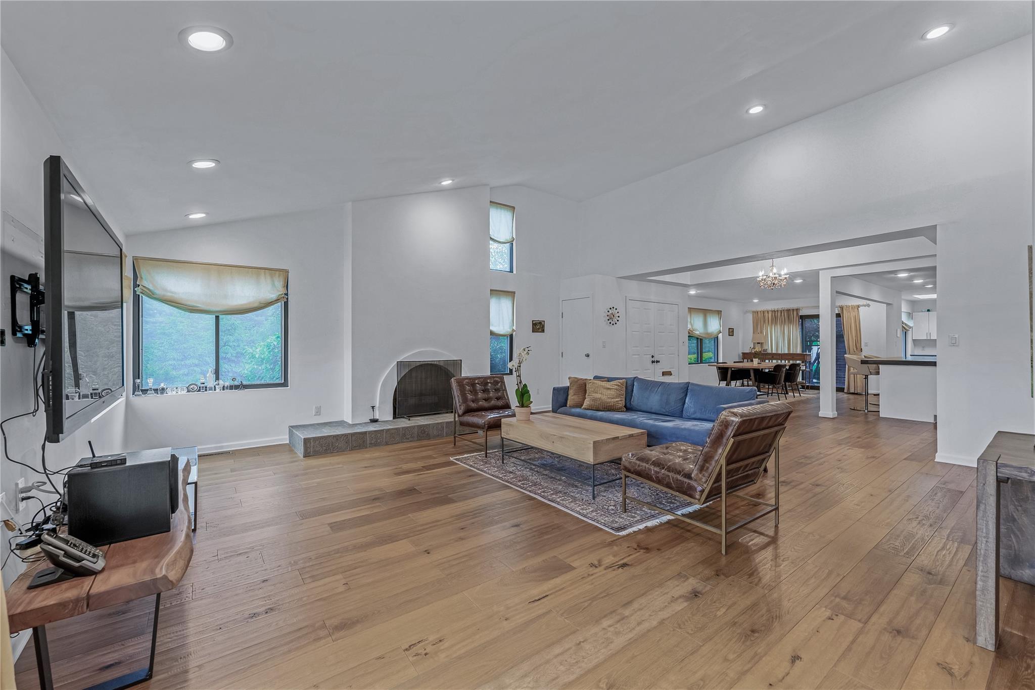 291 Starling Court, Manhasset, New York image 10