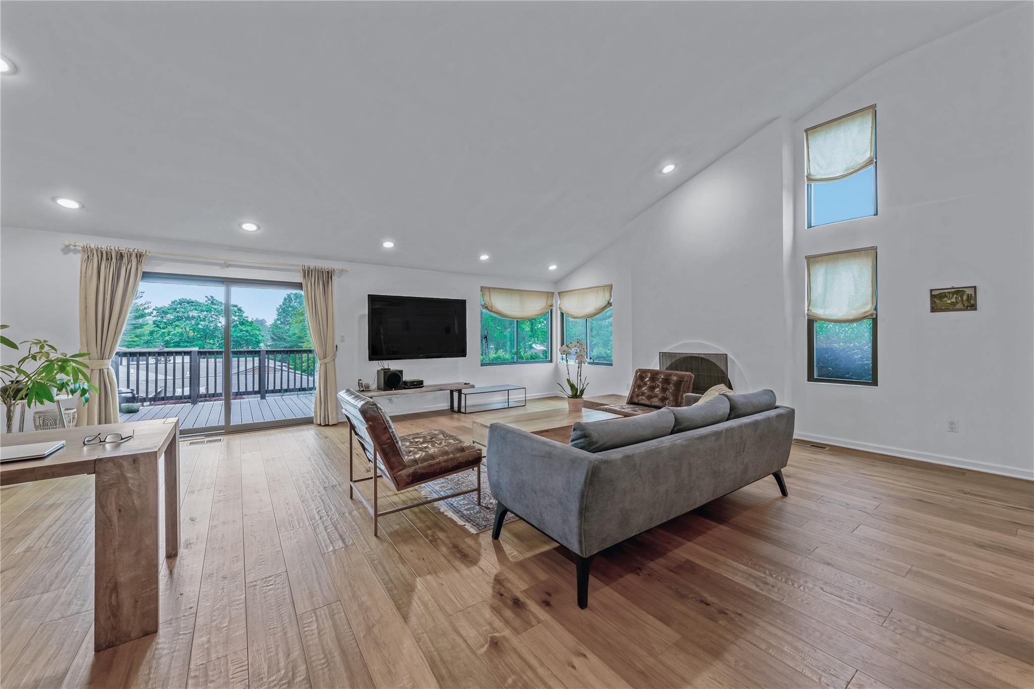 291 Starling Court, Manhasset, New York image 8
