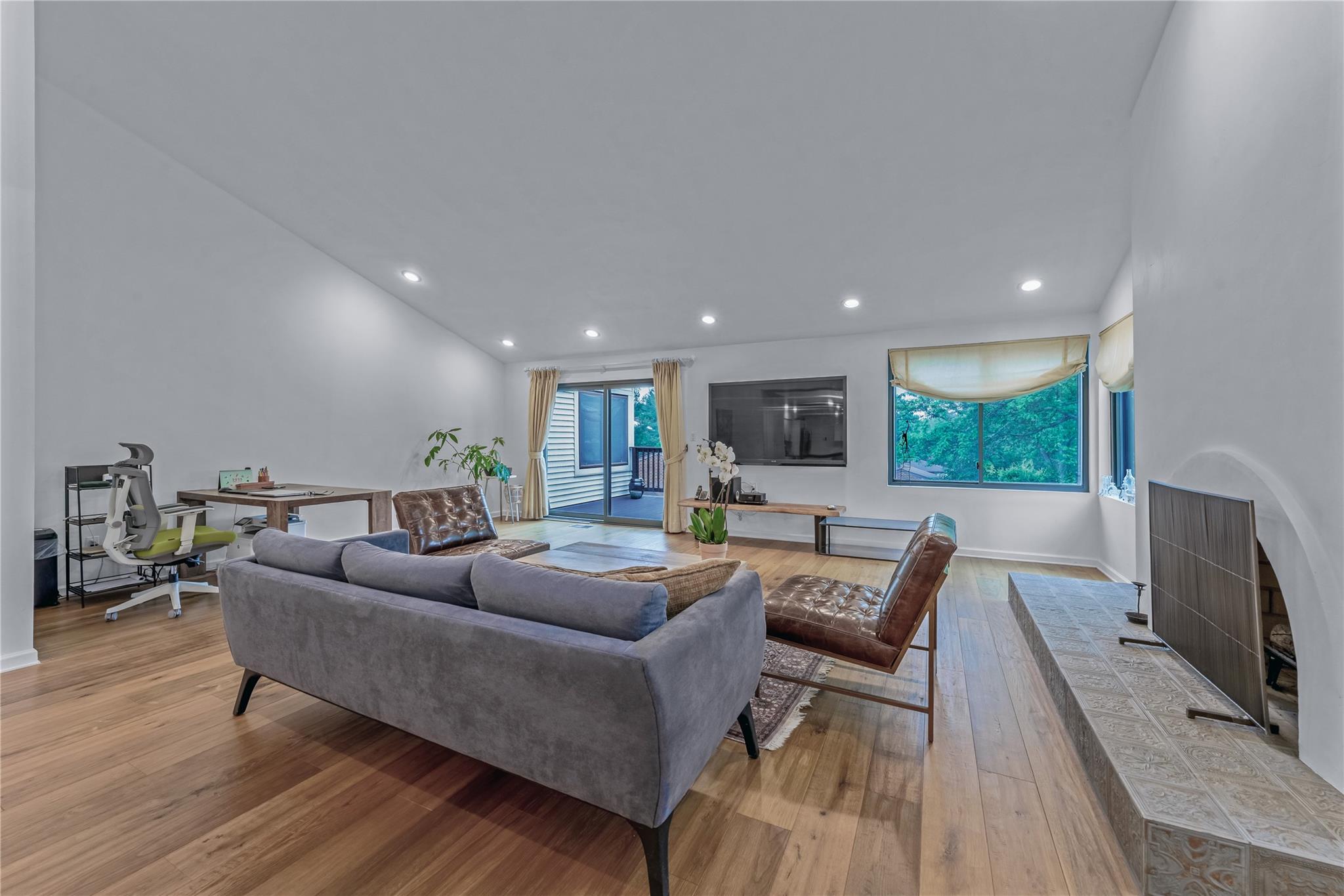 291 Starling Court, Manhasset, New York image 7