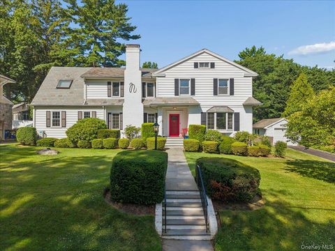 Homes For Sale - 1355 Roosevelt Avenue<br/> Pelham, NY 10803