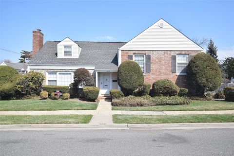 283 Princeton Road Rockville Centre NY 11570
