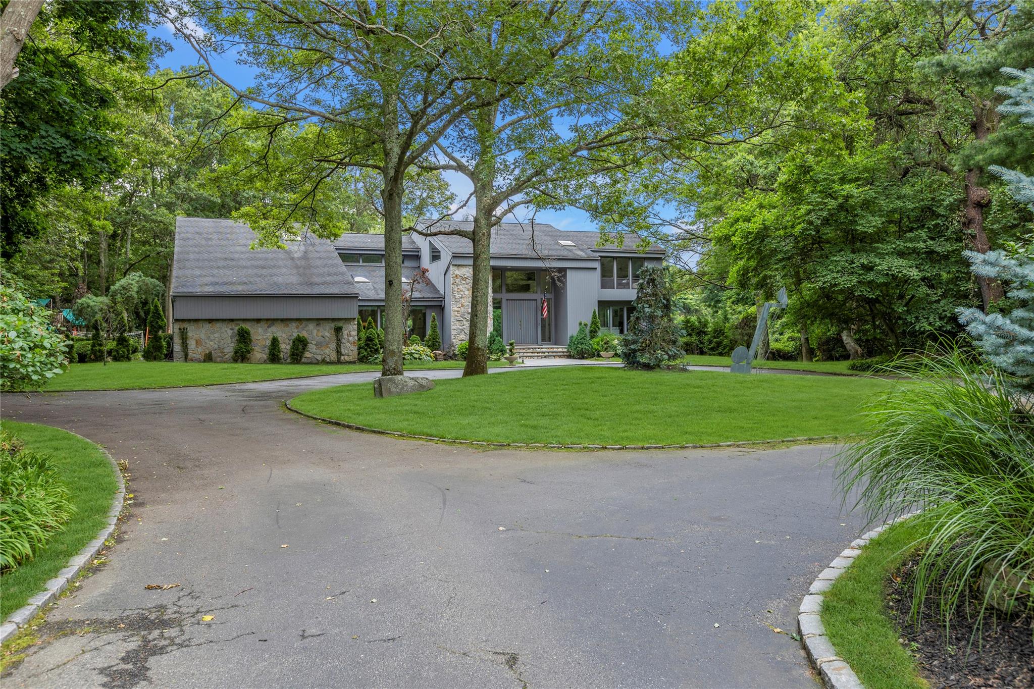 6 Fox Hunt Court