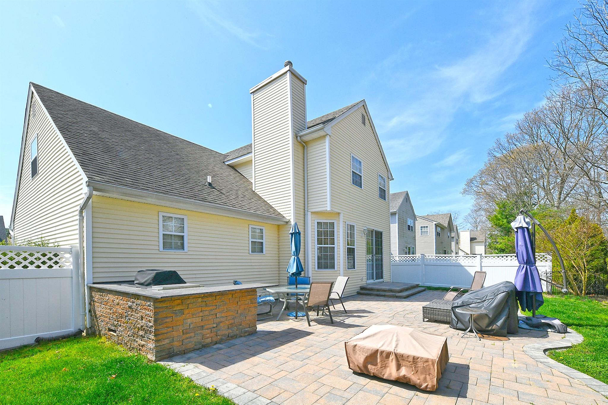 209 Pleasant Drive, Bay Shore, New York image 24