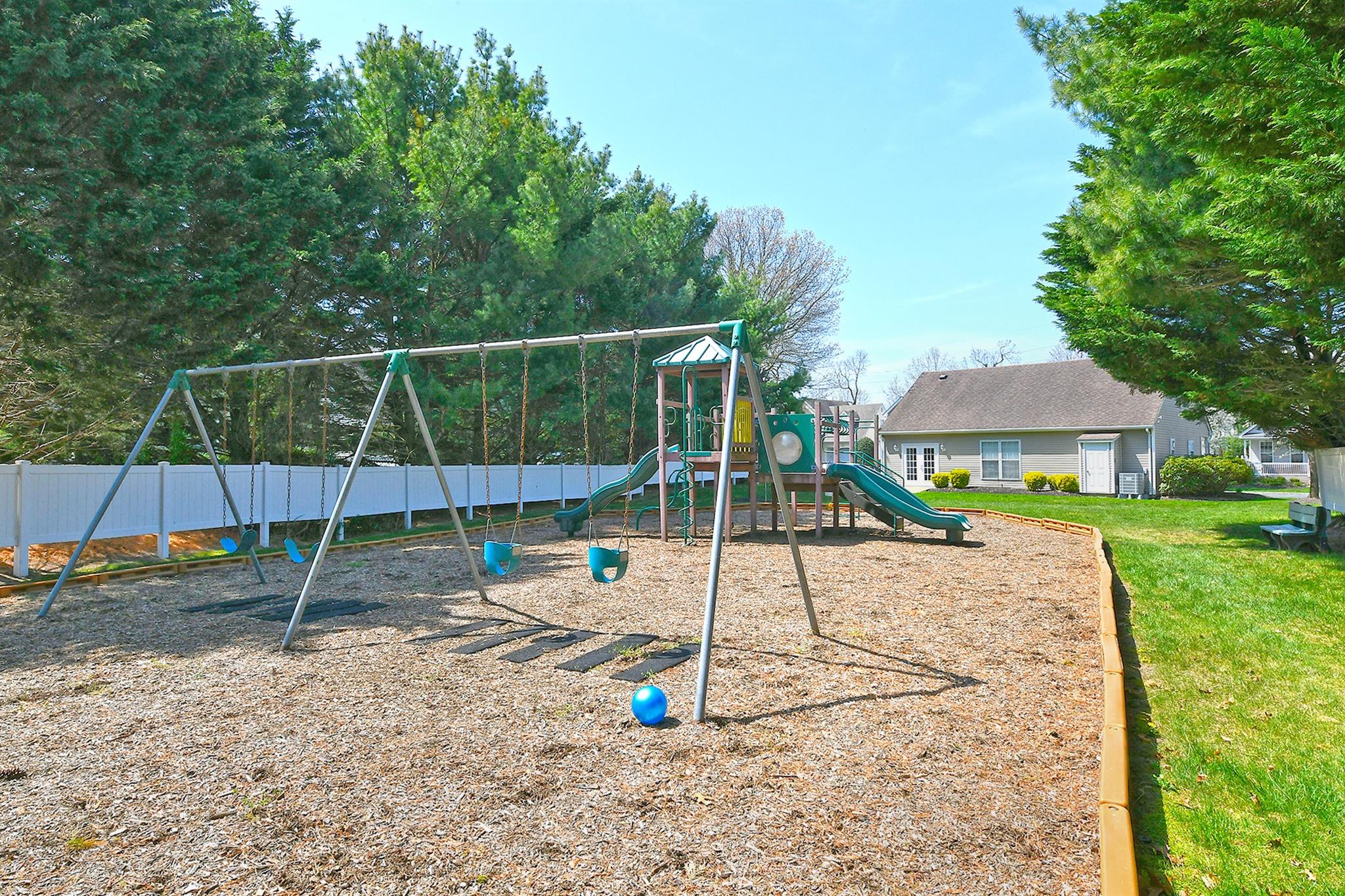 209 Pleasant Drive, Bay Shore, New York image 28