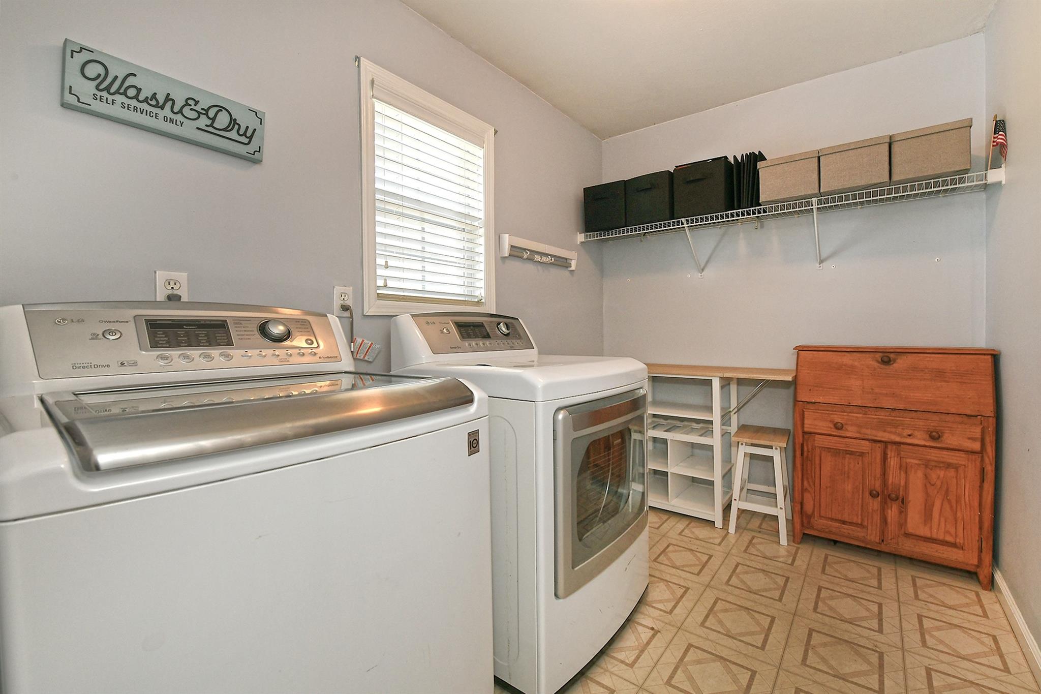 209 Pleasant Drive, Bay Shore, New York image 14