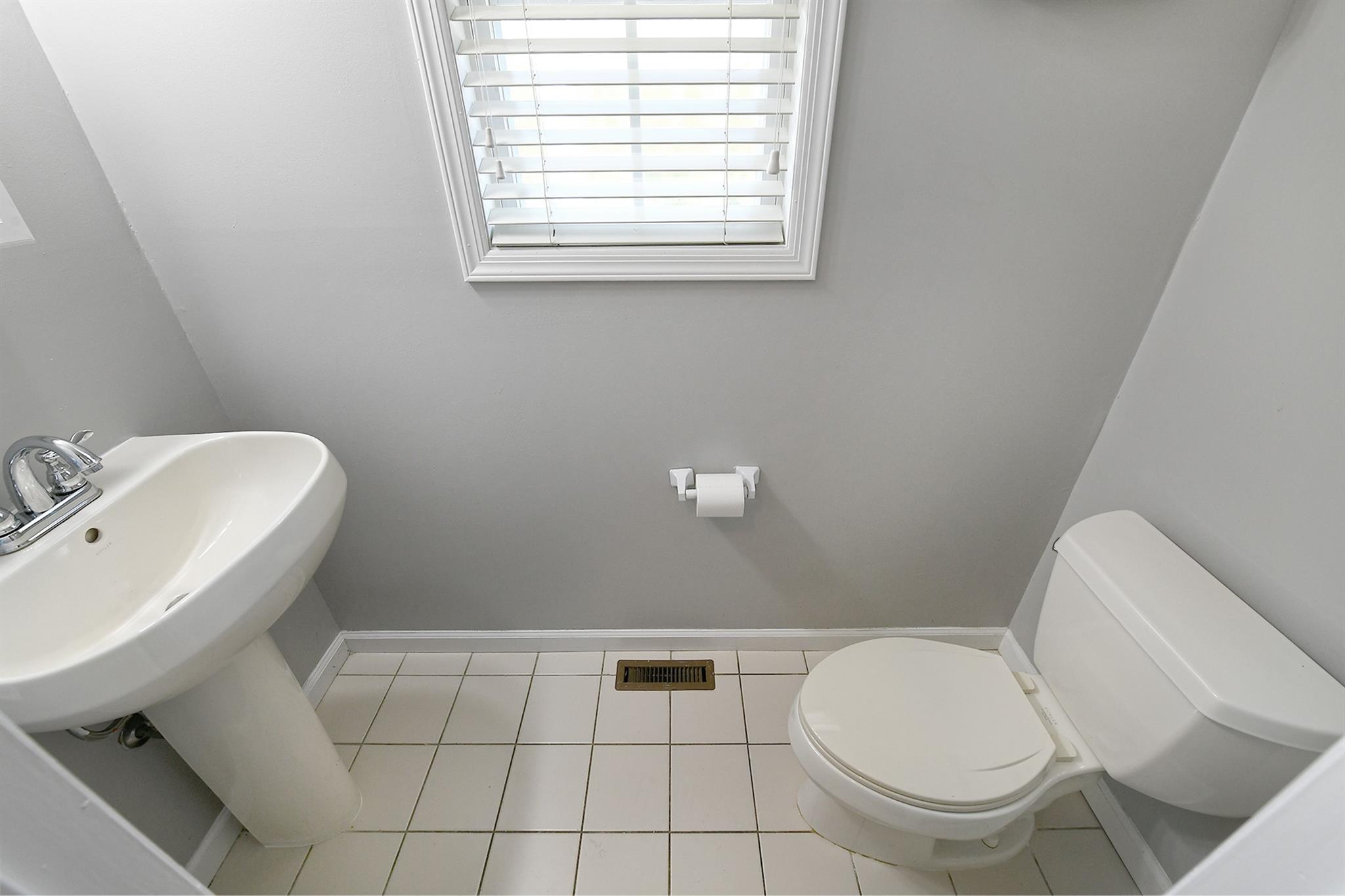 209 Pleasant Drive, Bay Shore, New York image 13