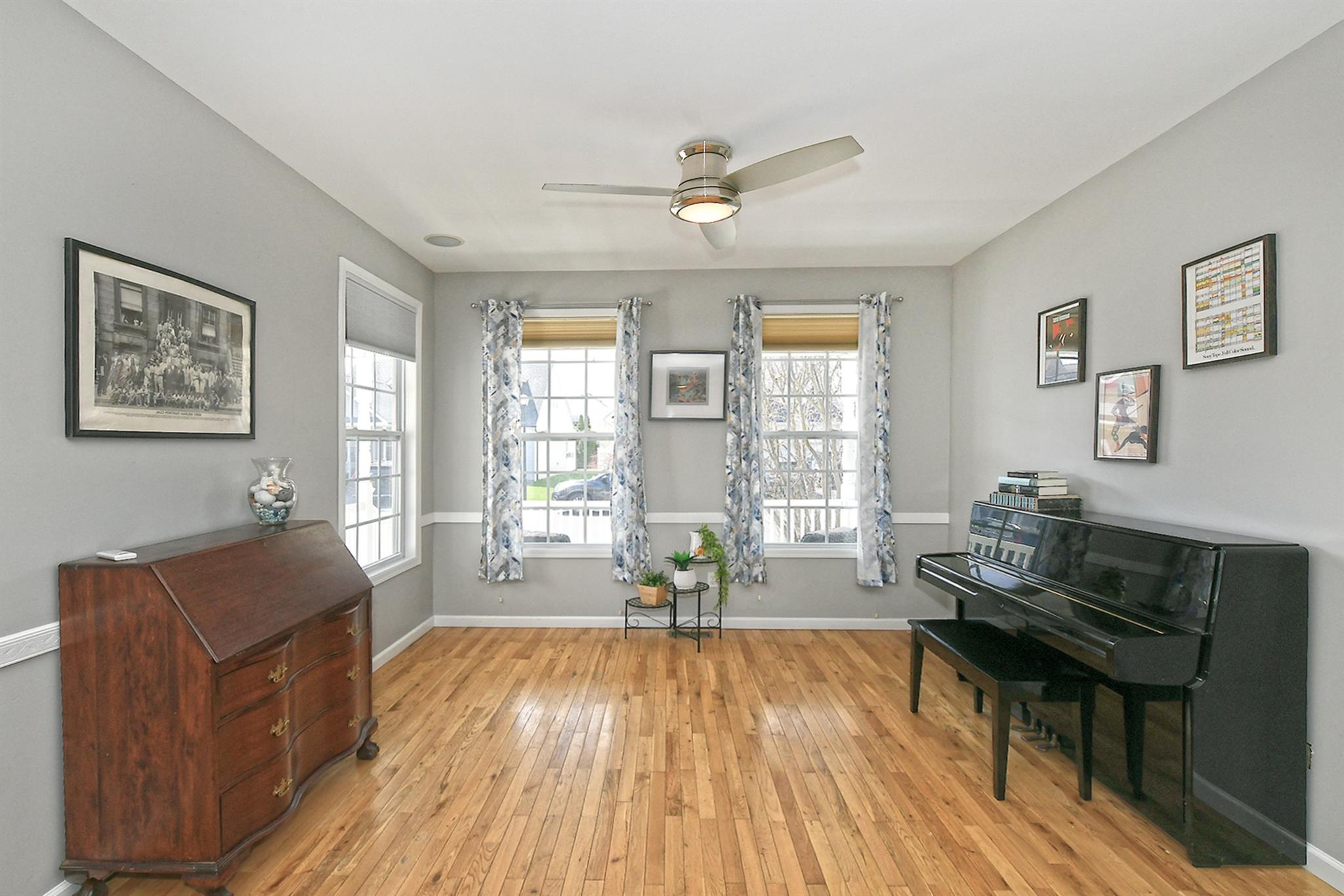 209 Pleasant Drive, Bay Shore, New York image 7