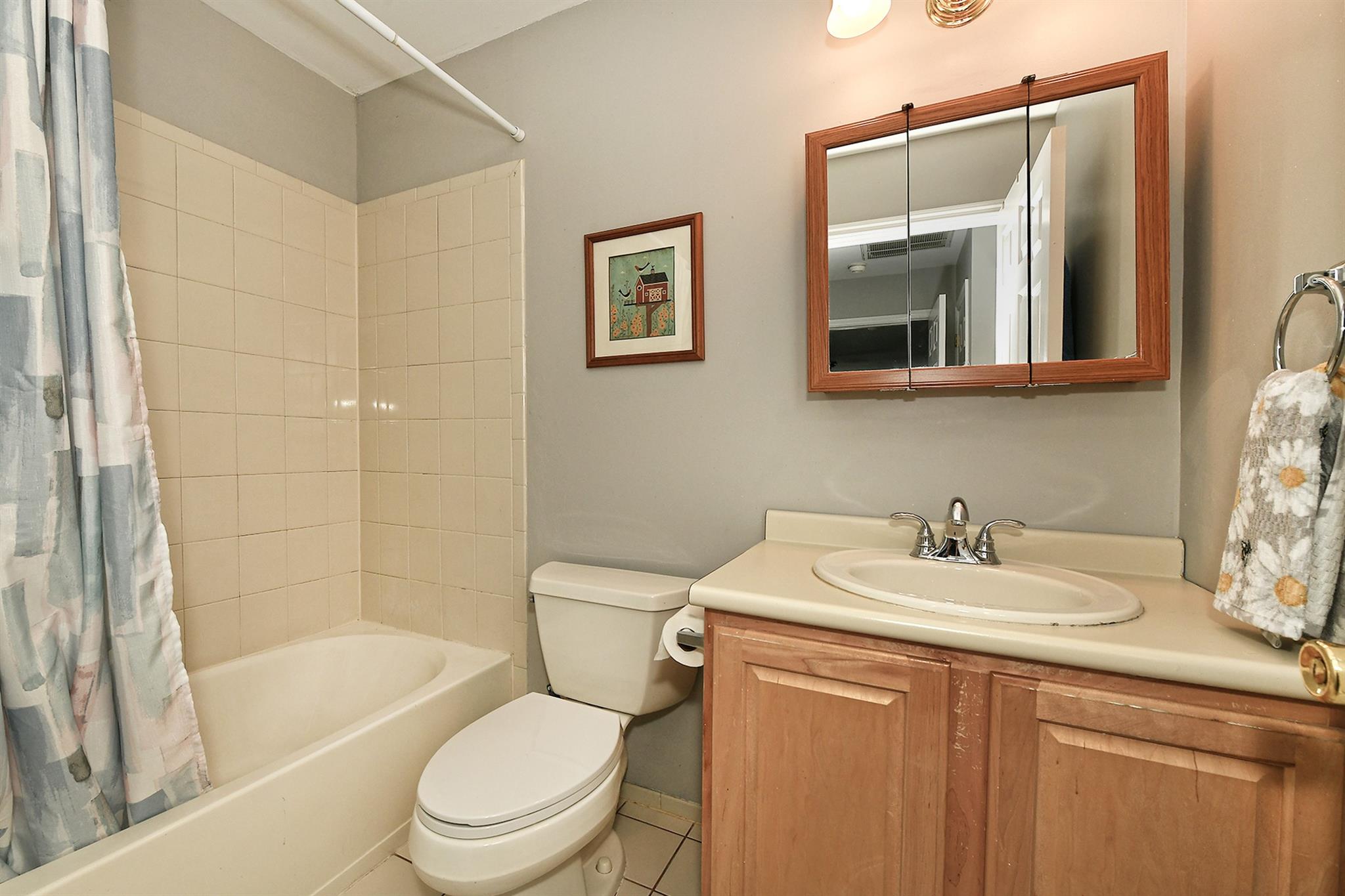 209 Pleasant Drive, Bay Shore, New York image 21