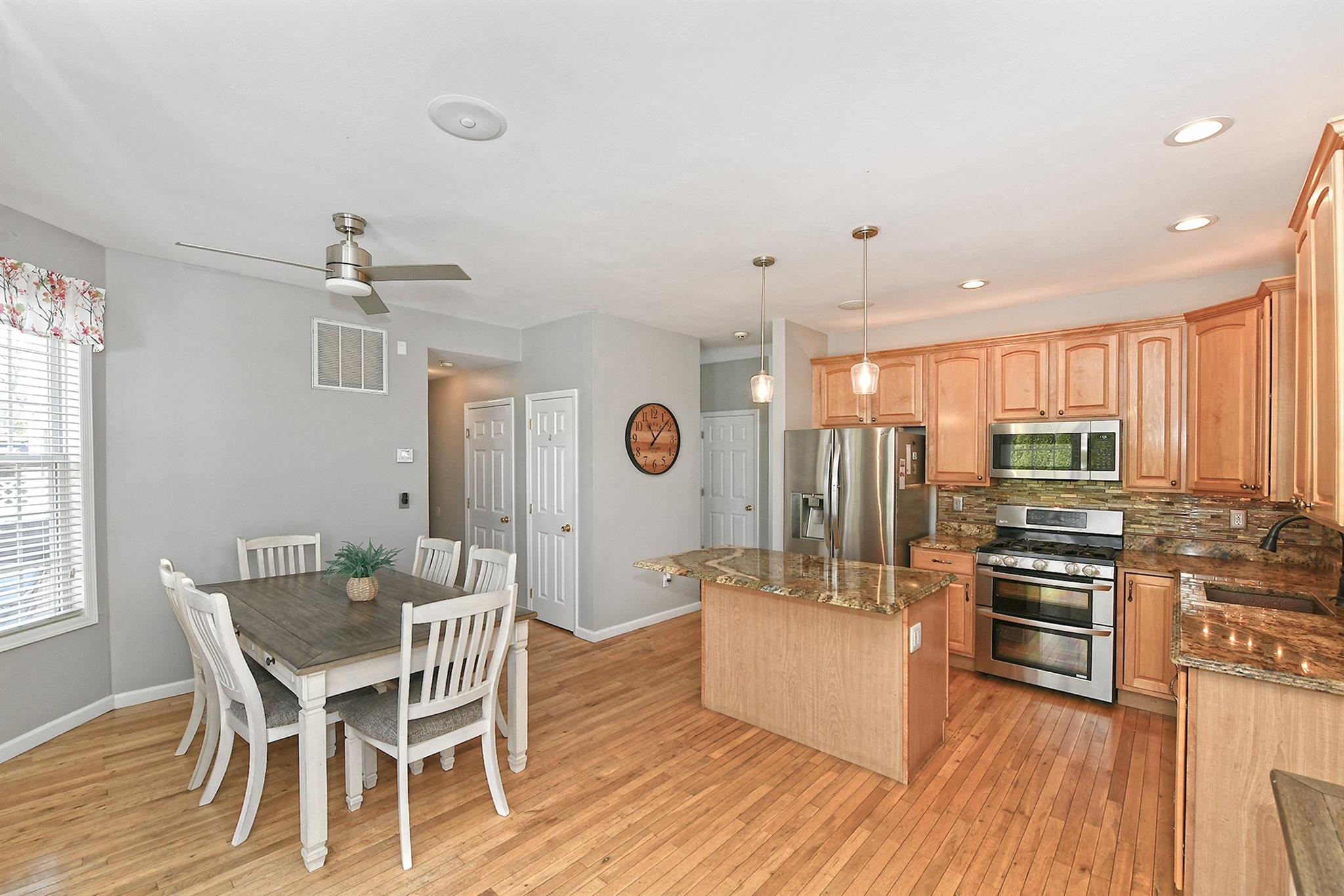 209 Pleasant Drive, Bay Shore, New York image 11