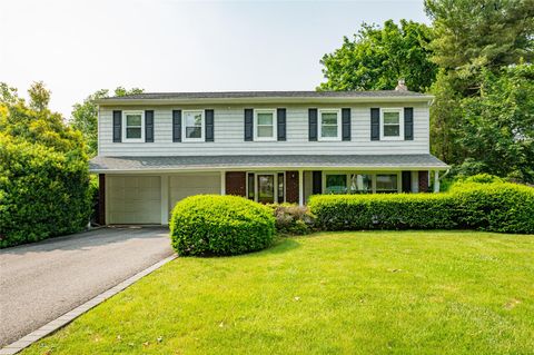 20 Stacey Lane East Northport NY 11731