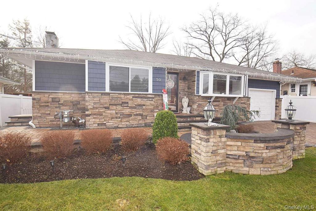 Photo of 50 Croley Street, Huntington, NY 11743 (MLS # 941864)