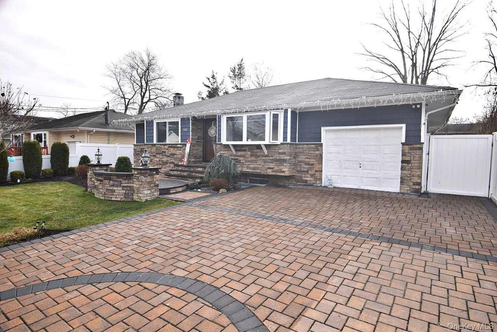 Photo of 50 Croley Street, Huntington, NY 11743 (MLS # 941864)