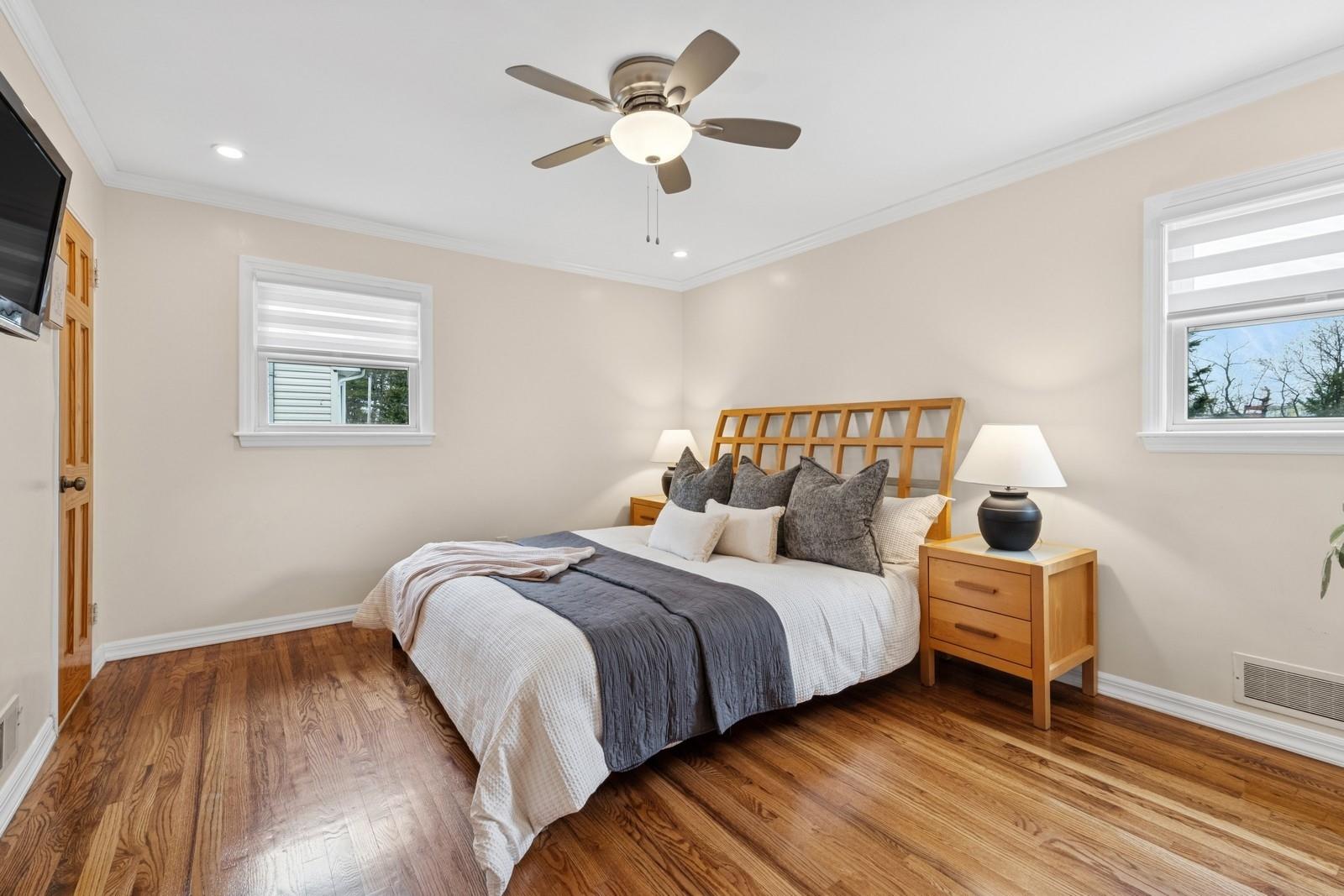 1 Flower Road, Garden City, New York image 10
