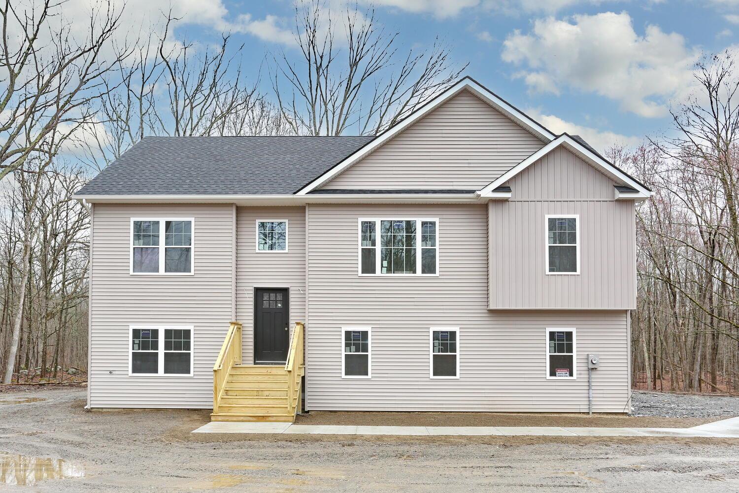 N Ohioville Road, New Paltz, New York - 4 Bedrooms  
3 Bathrooms  
11 Rooms - 