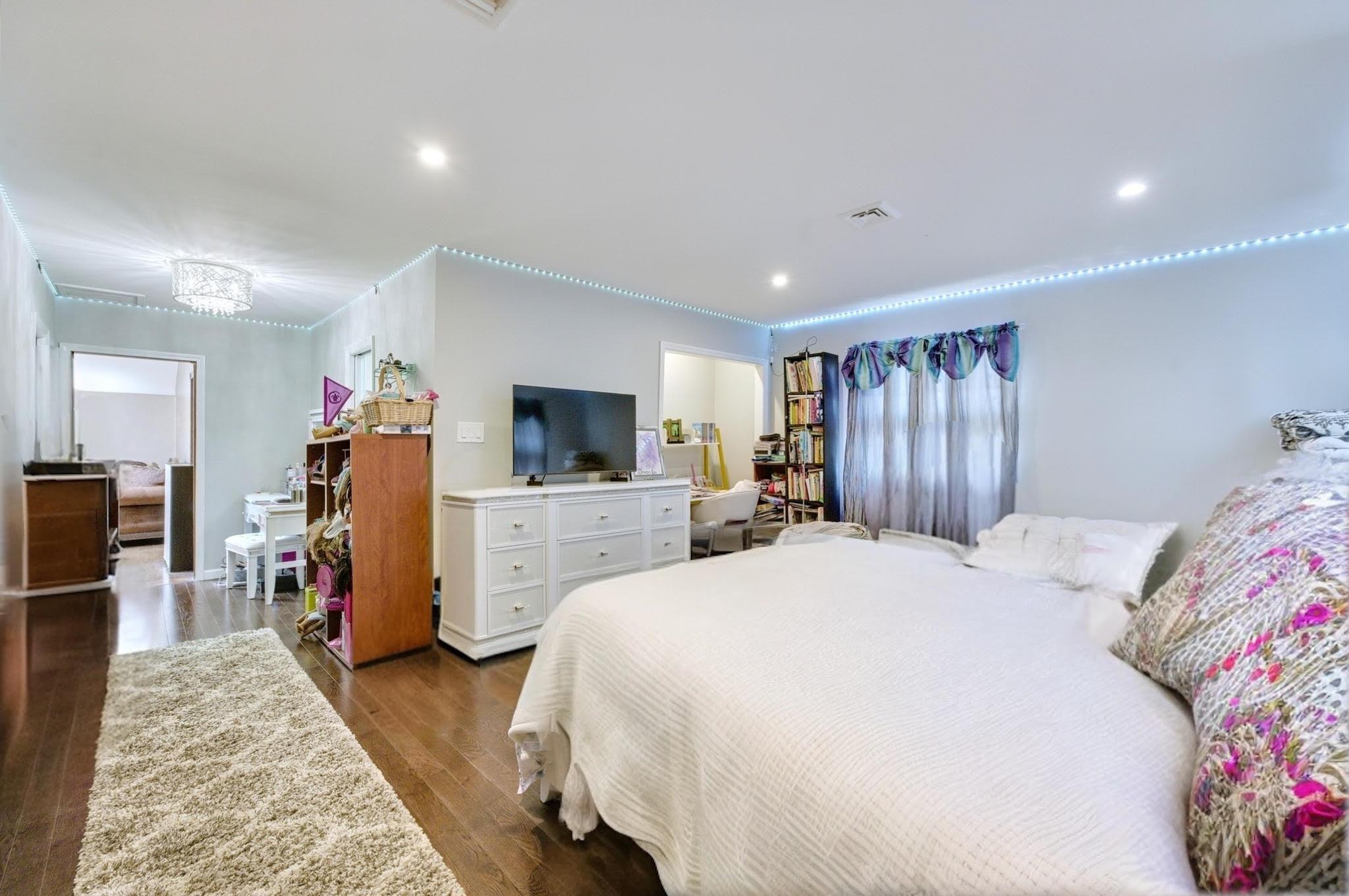 158-08 81st St St, Howard Beach, New York image 33
