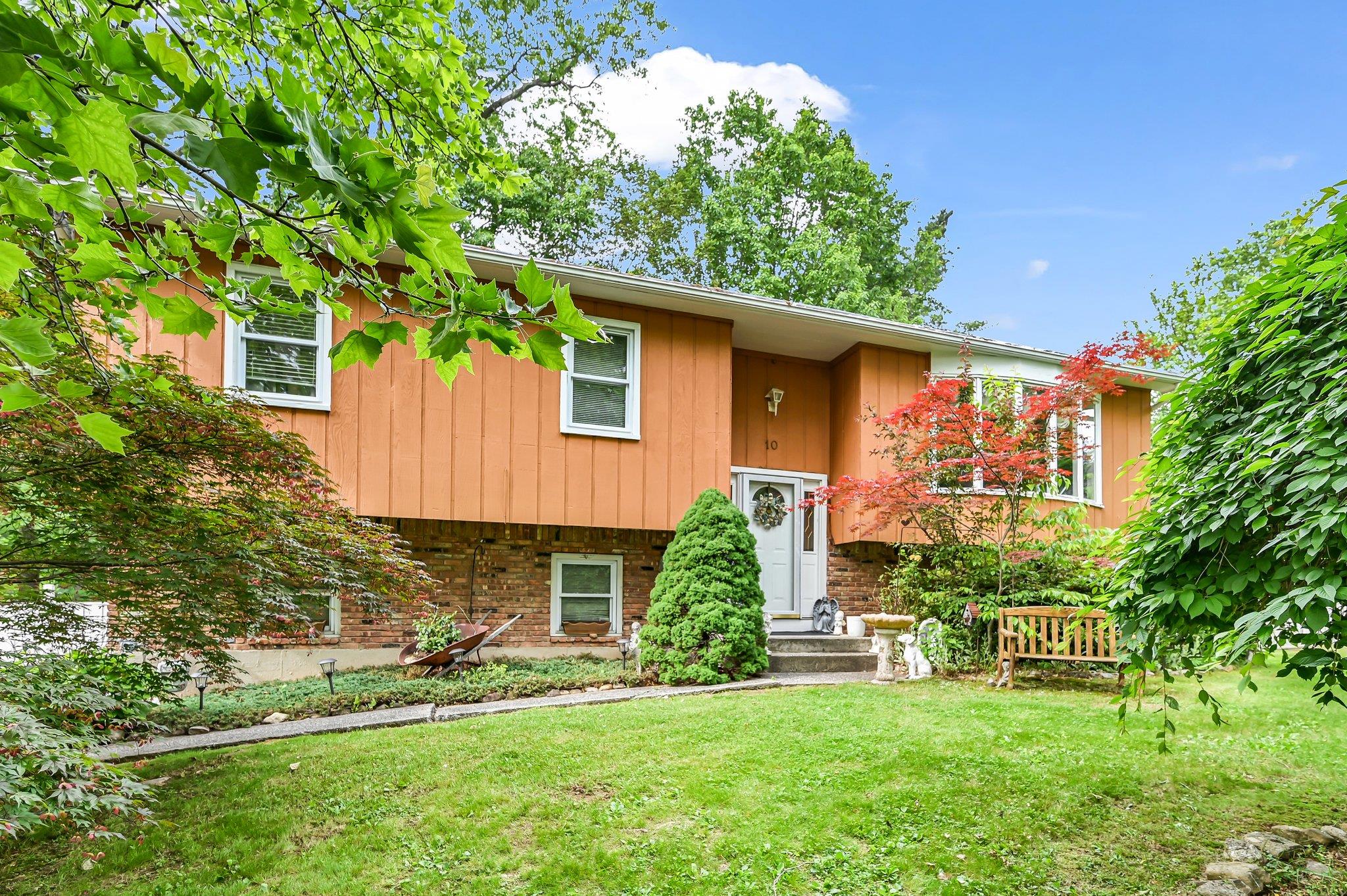 10 Catawba Drive, West Nyack, New York image 1