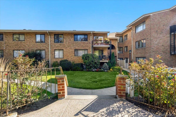 904 N BROADWAY APT 43W, YONKERS, NY 10701 - Image ac4c1cfbffffe44b57a62e4e764c218f/1681429743