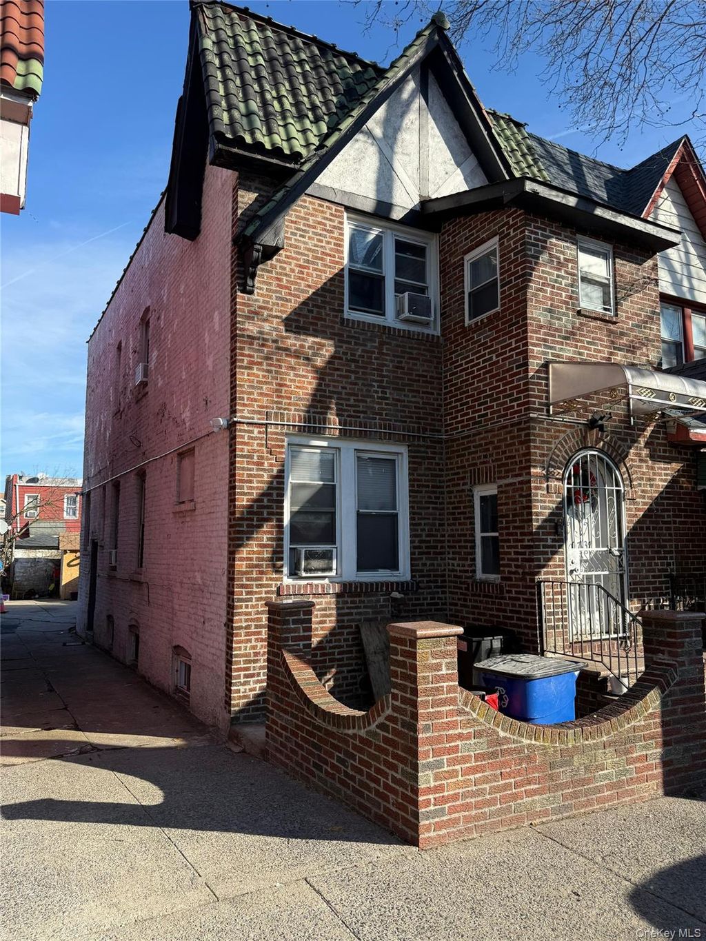 Photo of 10737 Van Wyck Expressway, Jamaica, NY 11435 (MLS # 951507)