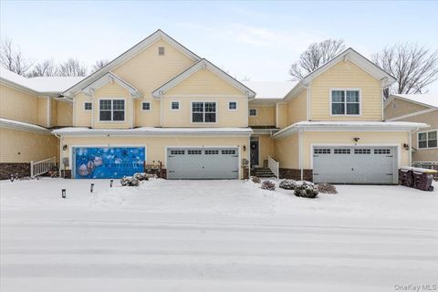 17 Woodrose Court Middletown NY 10940