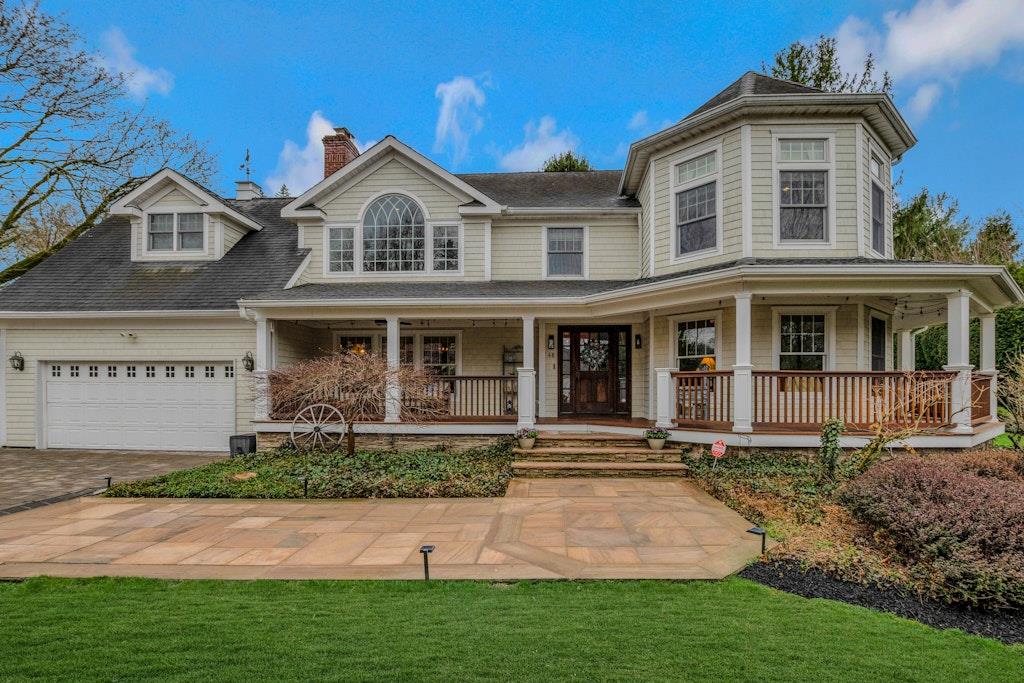 48 Hildreth Avenue, Huntington, New York image 1