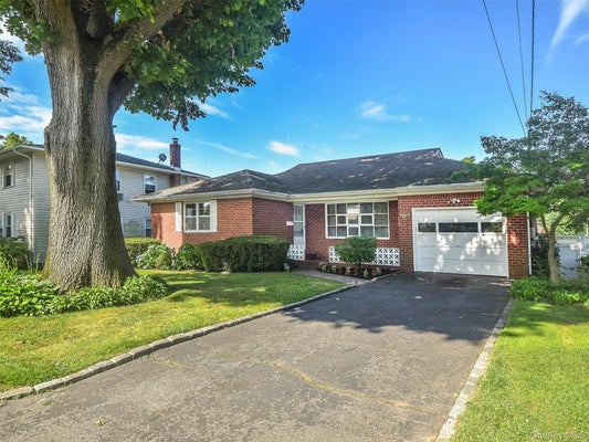 60 SMITH ST, GLEN COVE, NY 11542 - Image ac6ca1ad65fcc6bc0ba2cc45015e5a49/3411309435