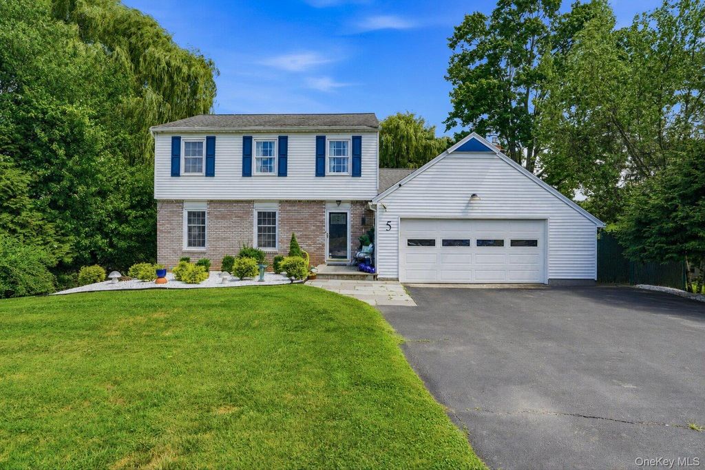 Photo of 5 Virginia Drive, Kingston, NY 12401 (MLS # 1021508)