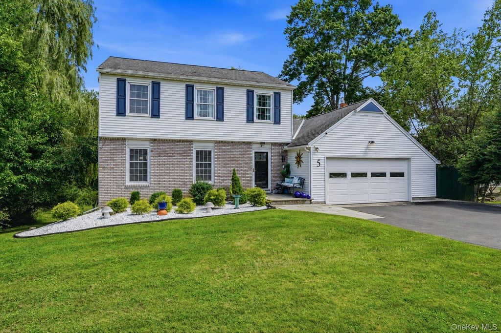 Photo of 5 Virginia Drive, Kingston, NY 12401 (MLS # 1021508)