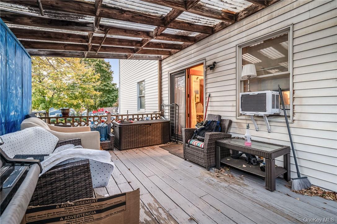 Thornwood, New York 10594, United States, 3 Bedrooms Bedrooms, ,2 BathroomsBathrooms,Residential,Active,15893