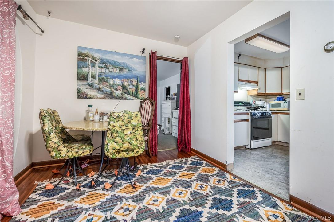 Thornwood, New York 10594, United States, 3 Bedrooms Bedrooms, ,2 BathroomsBathrooms,Residential,Active,15893