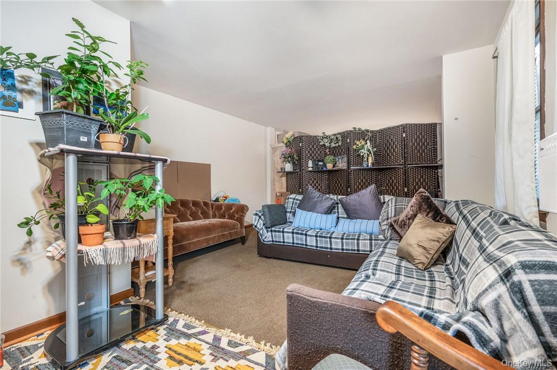 Thornwood, New York 10594, United States, 3 Bedrooms Bedrooms, ,2 BathroomsBathrooms,Residential,Active,15893