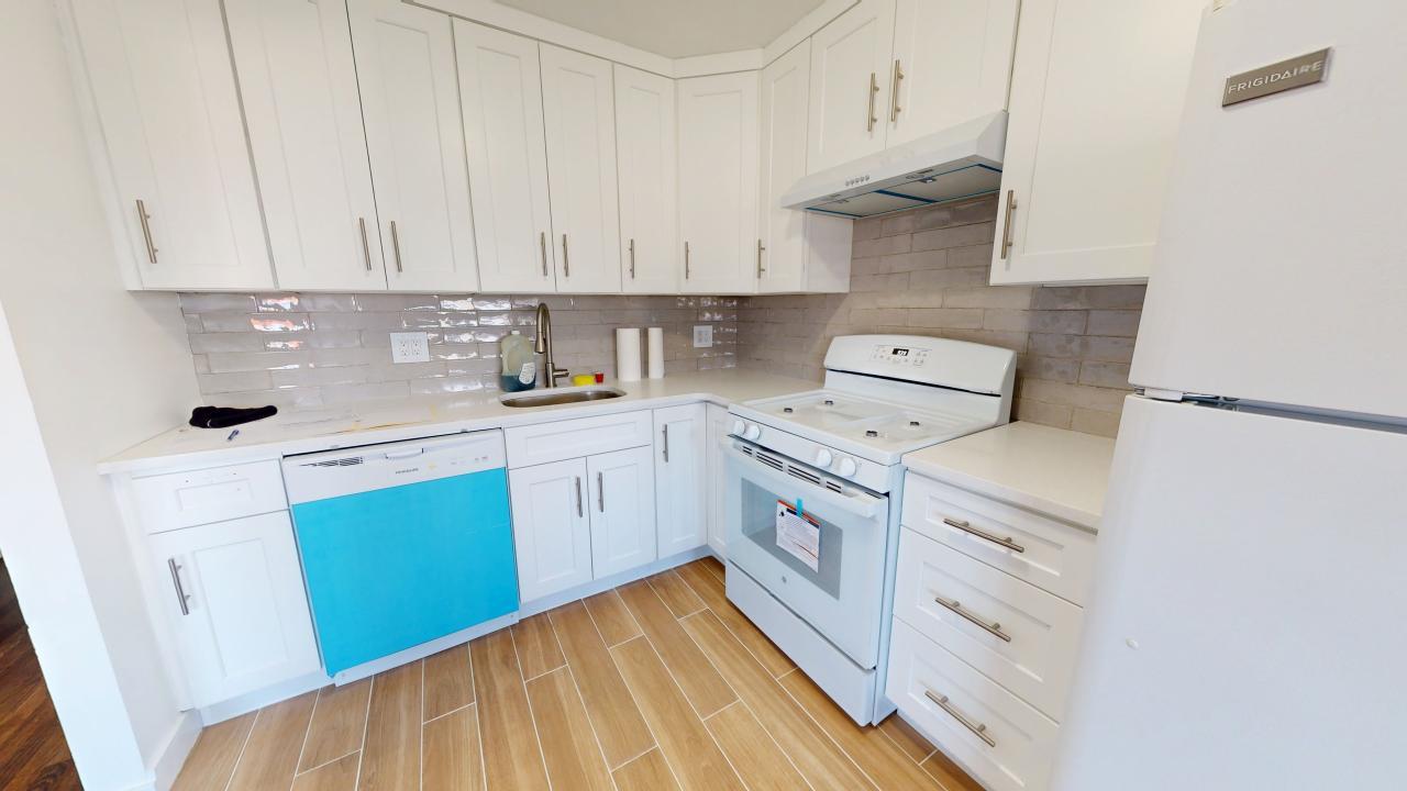 65th Street 2nd Floor, Middle Village, Queens, NY - 2 Bedrooms  
1 Bathrooms - 