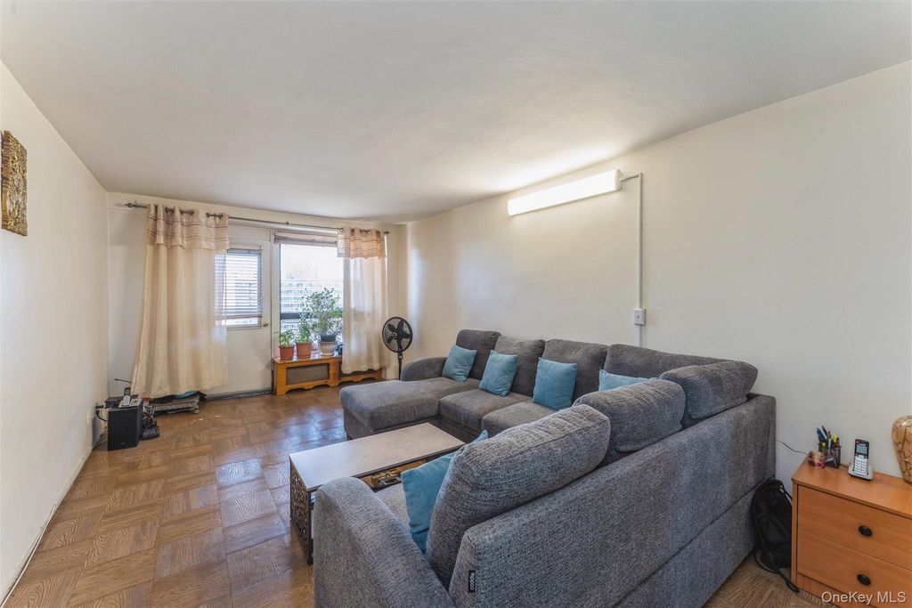 Photo of 61-15 98th Street #. I6 H, Rego Park, NY 11374 (MLS # 944078)