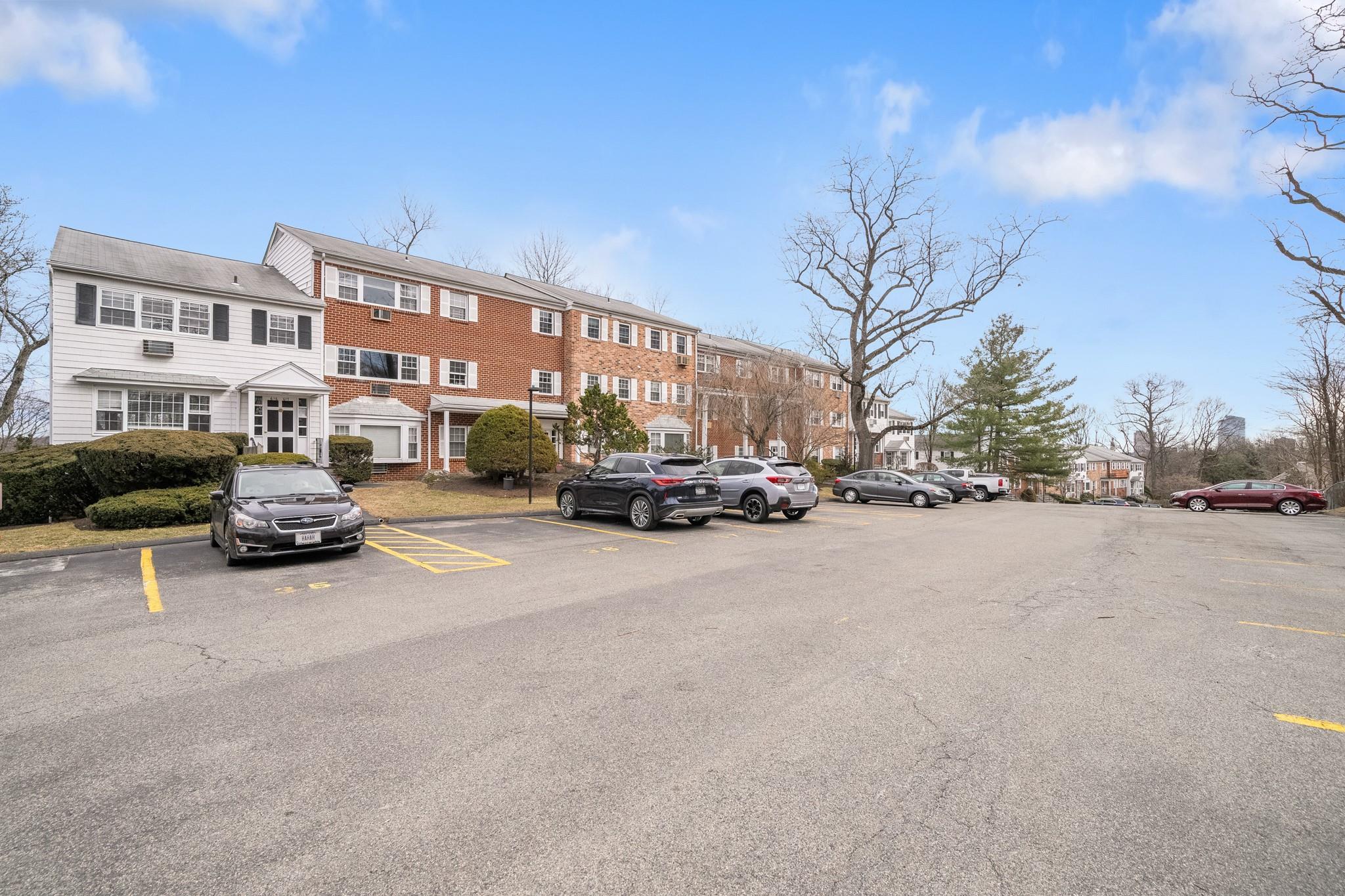 616 Woodland Hills Road, White Plains, New York image 21