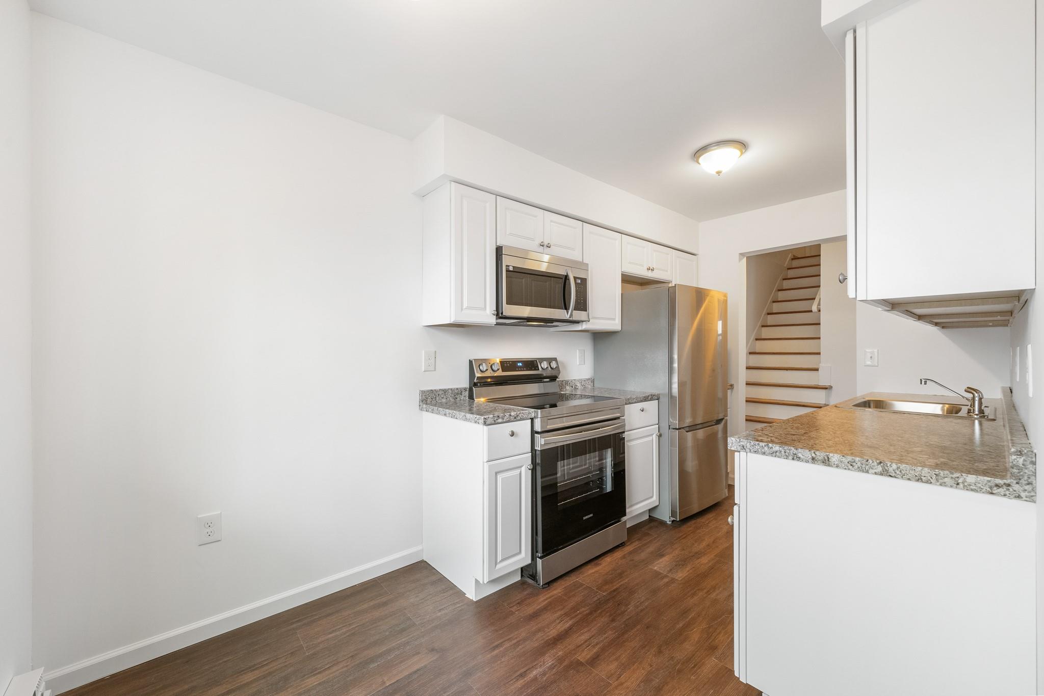 616 Woodland Hills Road, White Plains, New York image 3