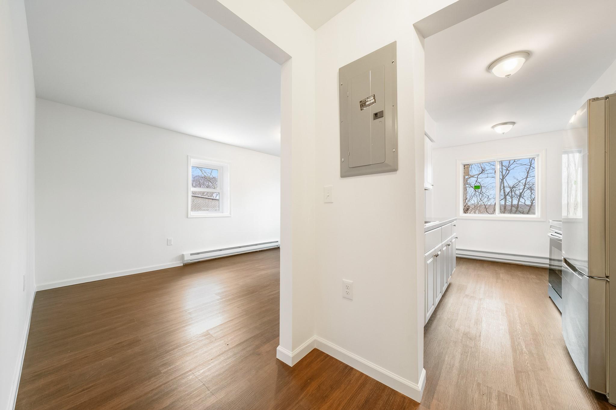 616 Woodland Hills Road, White Plains, New York image 5
