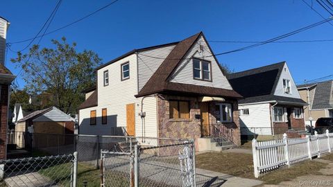 Multifamily For Sale - 114-88 177th Place<br/> Saint Albans, NY 11434