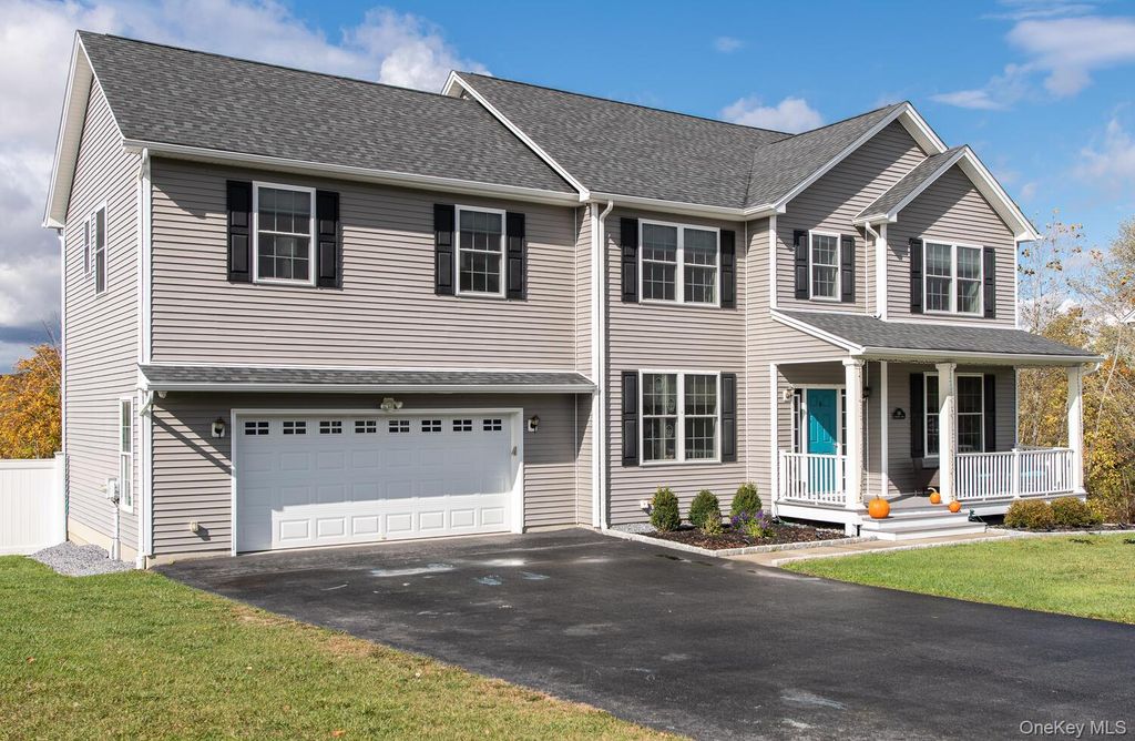 Photo of 140 Stratford Drive, Poughkeepsie, NY 12603 (MLS # 927405)