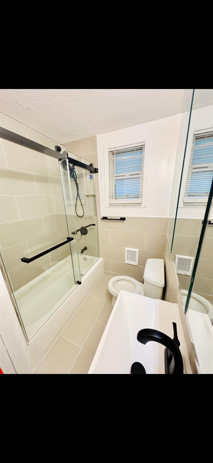 Rental Property at Curtis St St, East Elmhurst, Queens, NY - Bedrooms: 2 
Bathrooms: 1 
Rooms: 4  - $2,699 MO.