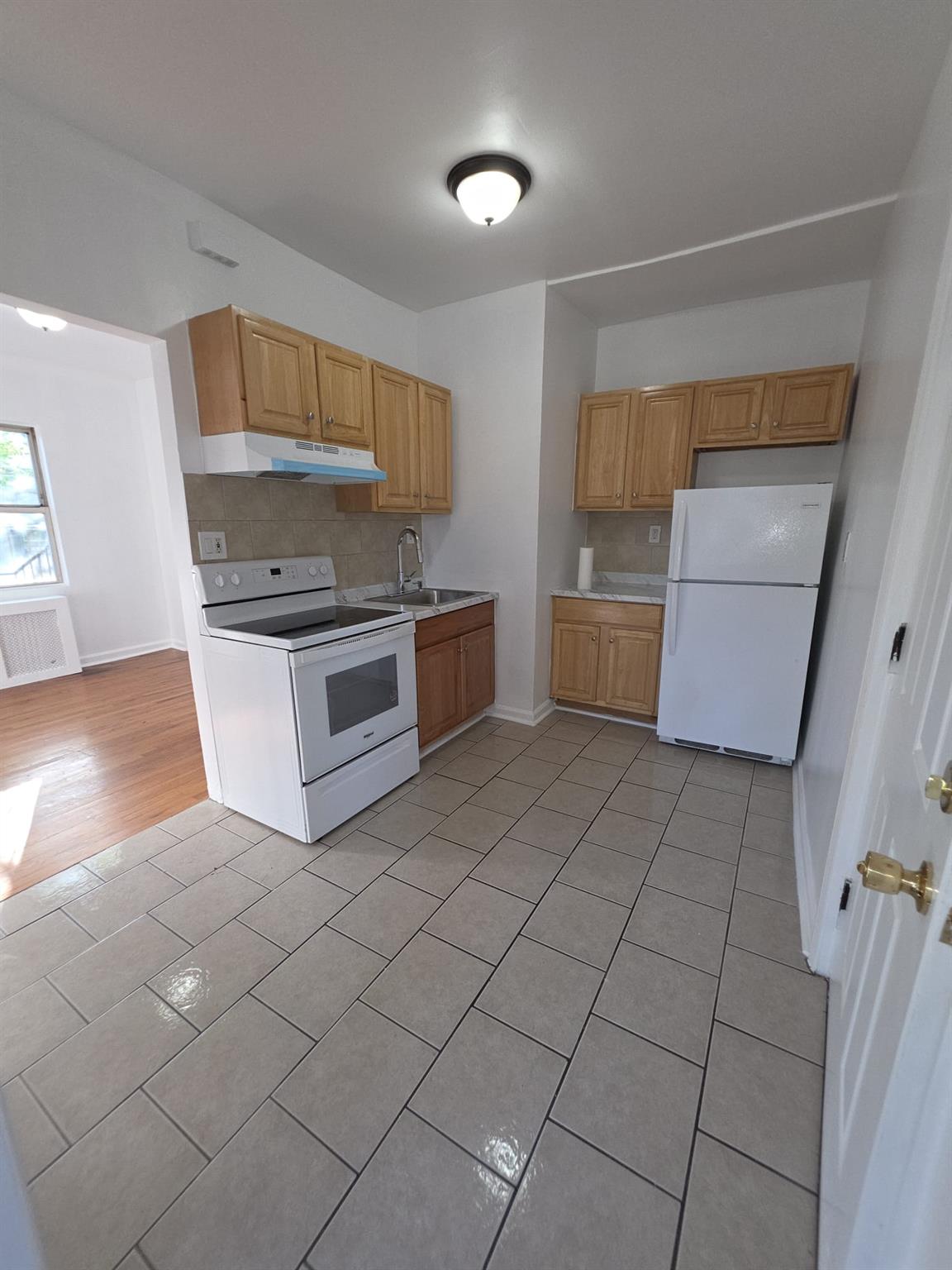W Sandford Boulevard 2A, Mount Vernon, New York - 2 Bedrooms  
1 Bathrooms  
5 Rooms - 