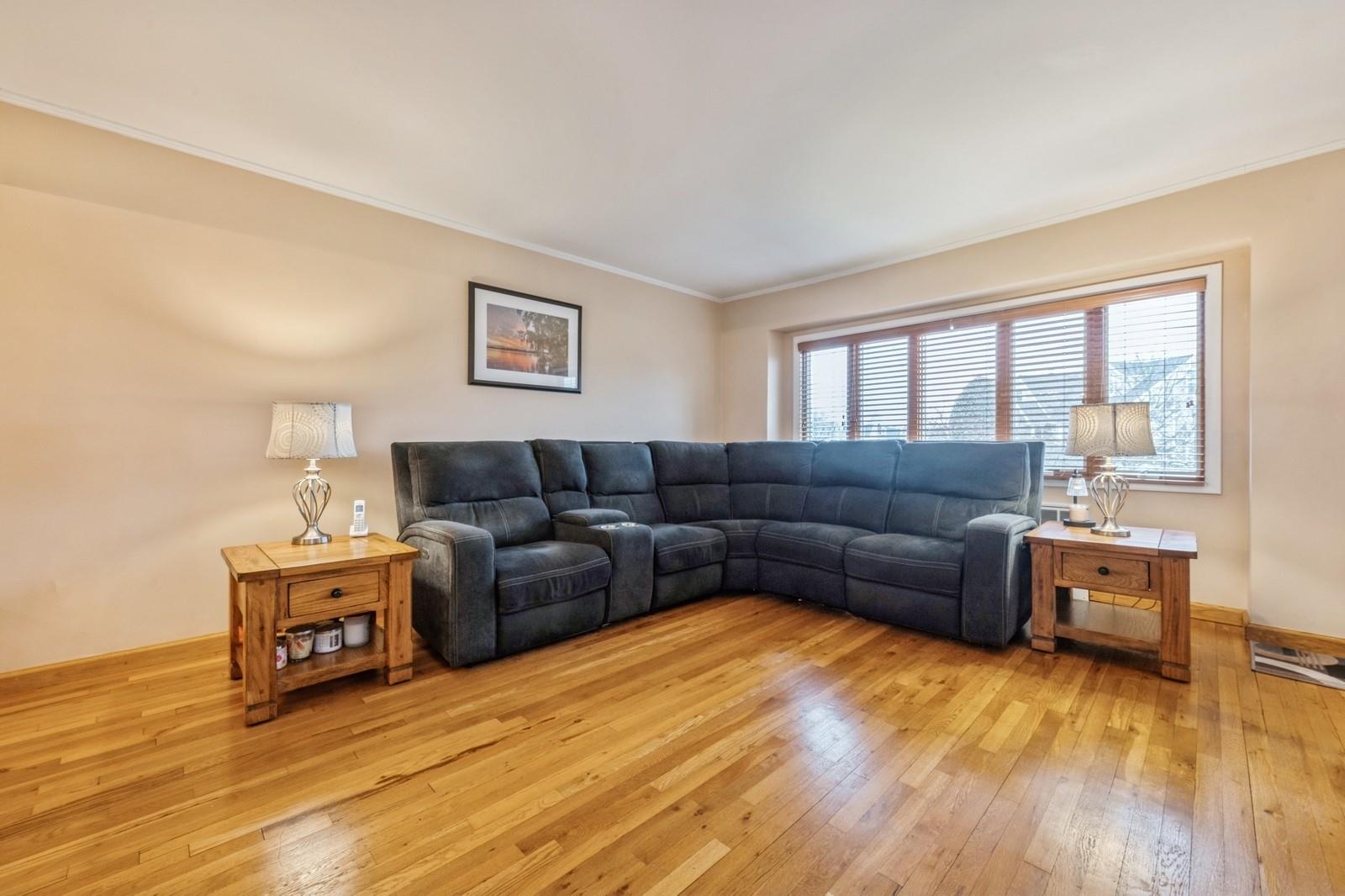 3574 Sarah Drive, Wantagh, New York image 4