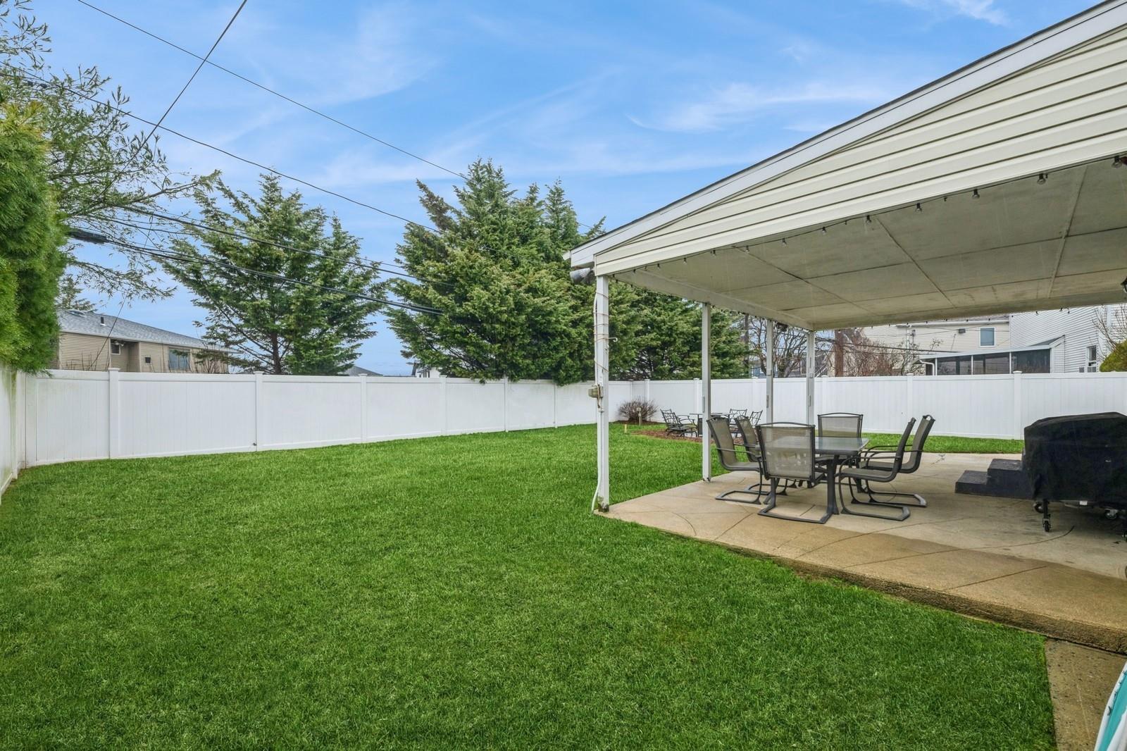 3574 Sarah Drive, Wantagh, New York image 18