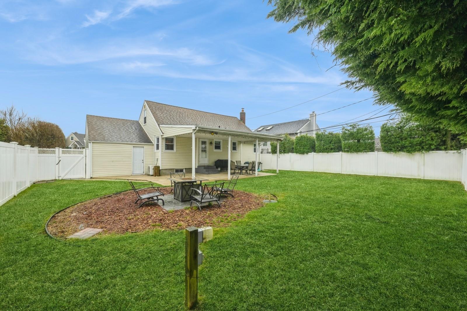 3574 Sarah Drive, Wantagh, New York image 19