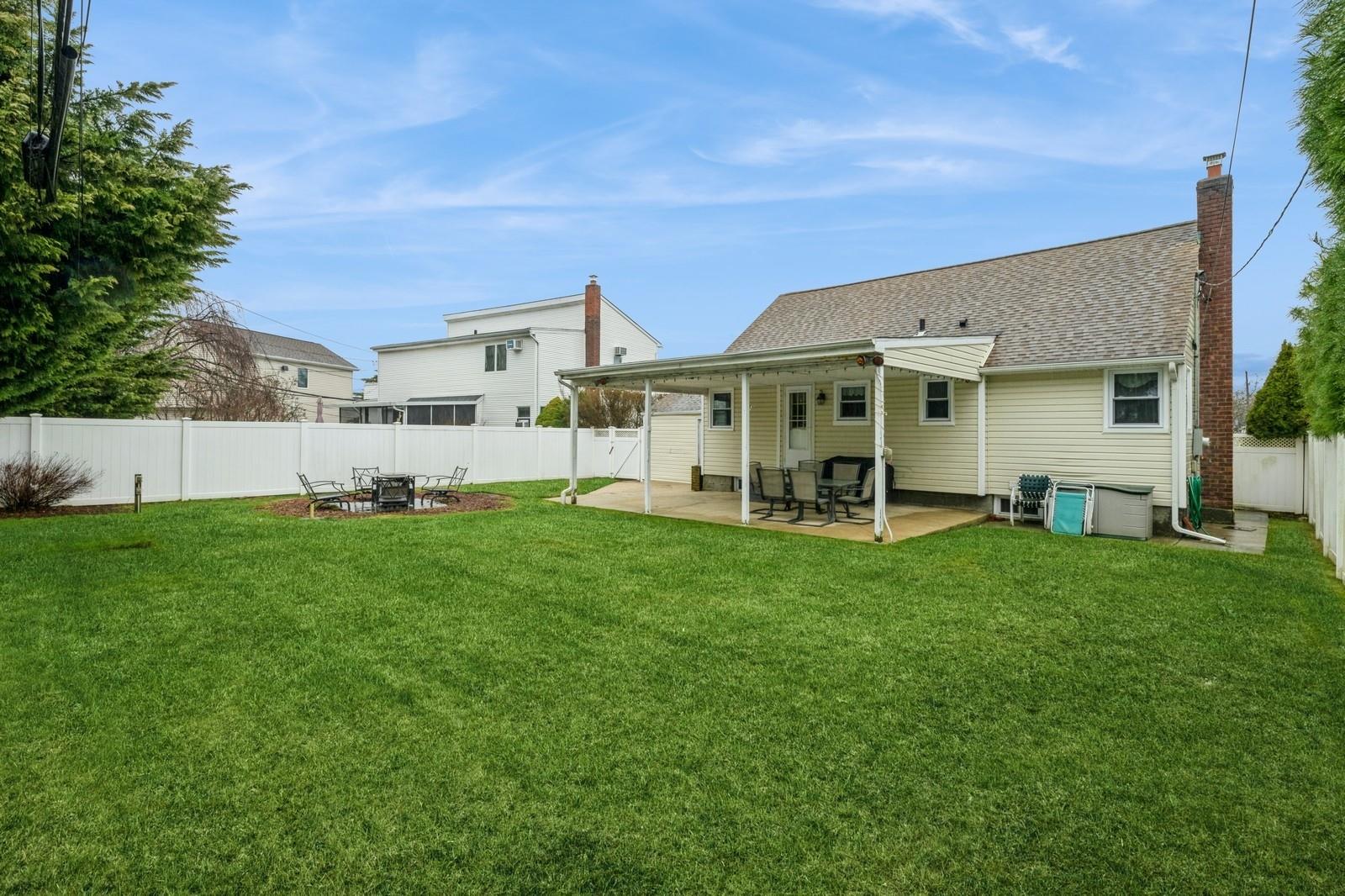 3574 Sarah Drive, Wantagh, New York image 20