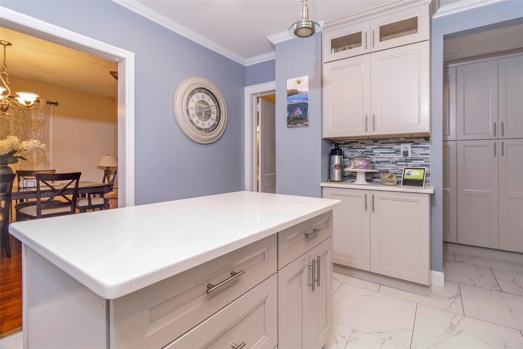 White Plains, New York 10603, United States, 3 Bedrooms Bedrooms, ,3 BathroomsBathrooms,Residential,Pending,25380