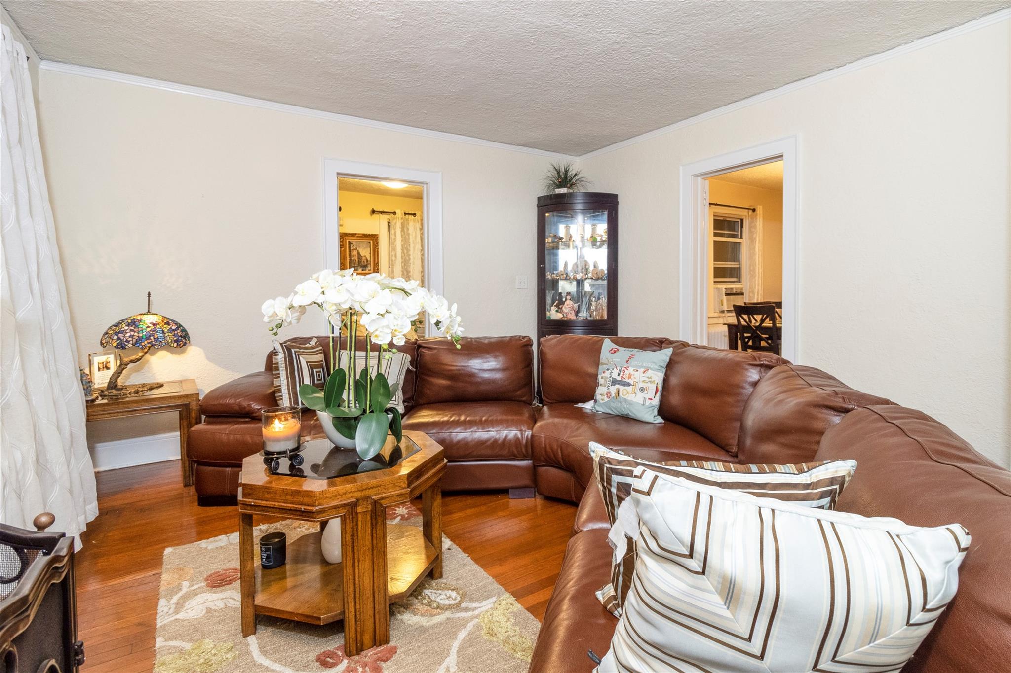 White Plains, New York 10603, United States, 3 Bedrooms Bedrooms, ,3 BathroomsBathrooms,Residential,Pending,25380