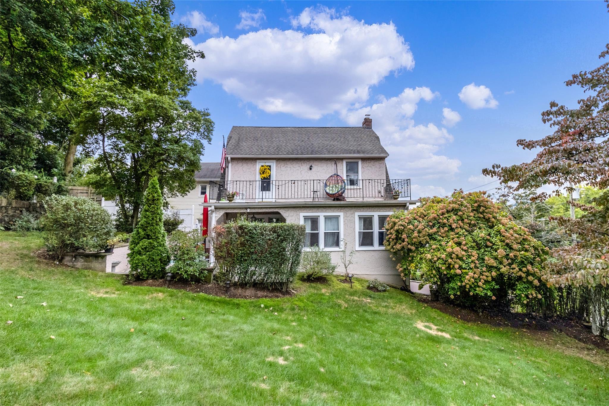 White Plains, New York 10603, United States, 3 Bedrooms Bedrooms, ,3 BathroomsBathrooms,Residential,Pending,25380