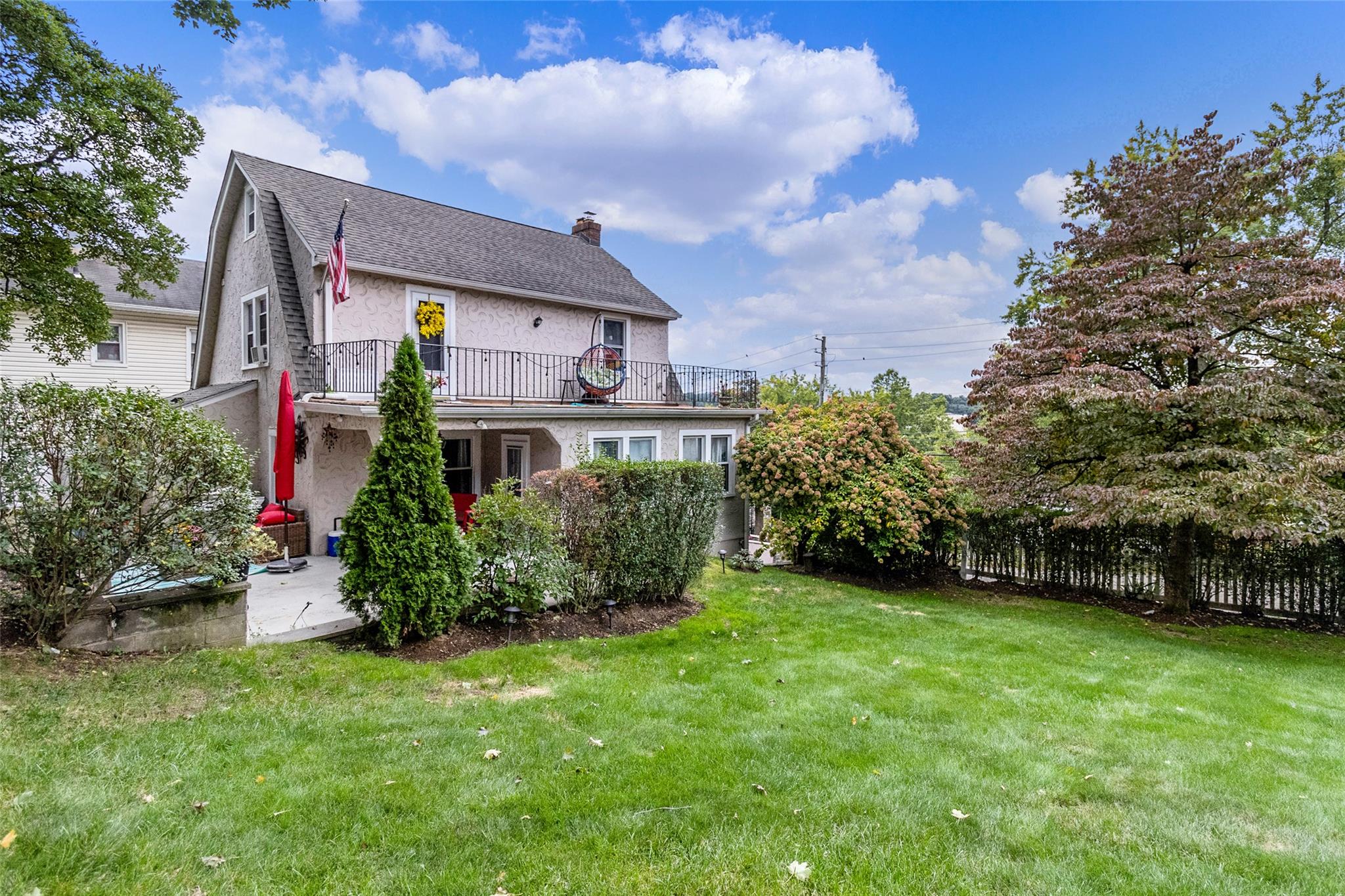 White Plains, New York 10603, United States, 3 Bedrooms Bedrooms, ,3 BathroomsBathrooms,Residential,Pending,25380