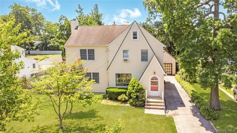 Homes For Sale - 530 Elm Street<br/> West Hempstead, NY 11552