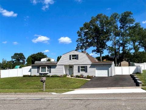 Photo of 1343 Waverly Avenue, Farmingville, NY 11738 (MLS # 1063277)